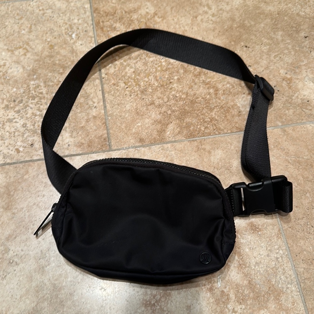 Lululemon belt bag